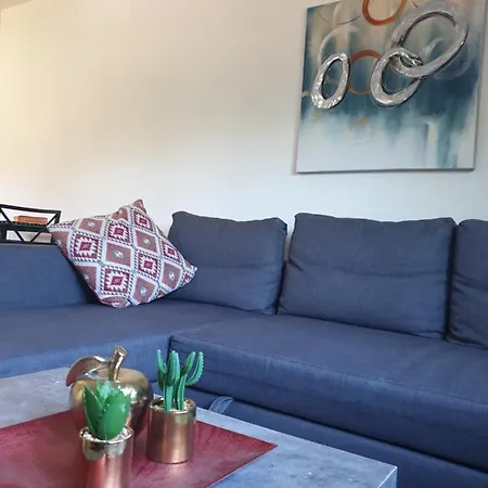 Bougainvillea Cozy